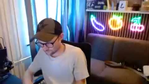 _whoisthatguy_ online show from 07/04/26, 11:27