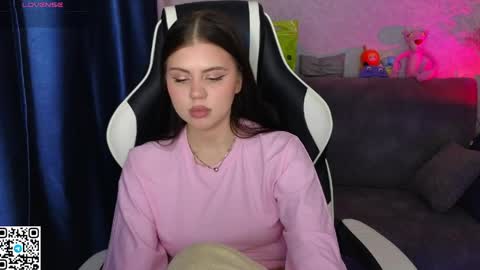 Fiona and Wayne online show from 04/11/26, 02:21