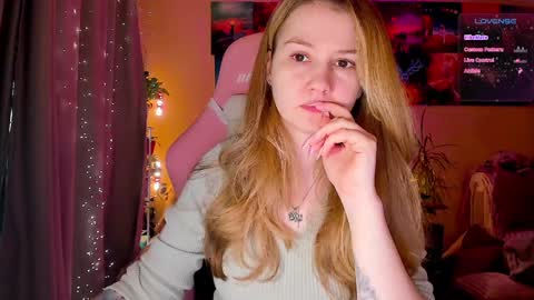 Enni online show from 09/19/25, 06:59