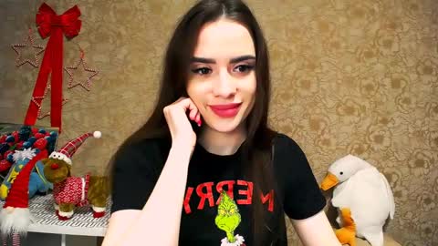 Snapshot of _your_fantasy_girl chatting on 01/01/25, 01:26 Alisa online show from 01/01/25, 01:26