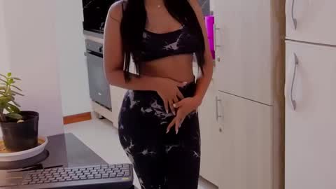 Macca and Ana online show from 01/18/25, 03:59