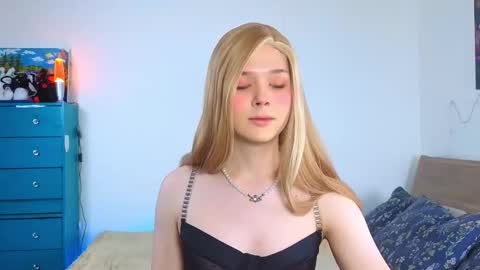 LITTLE FOX online show from 09/29/25, 03:17