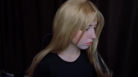 Snapshot of _yukimisa chatting on 11/18/25, 02:43 misa online show from 11/18/25, 02:43