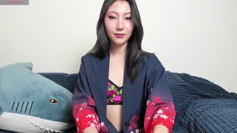 Mia online show from 12/05/24, 03:17