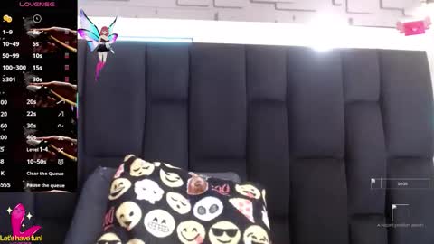 Yuyi online show from 09/17/25, 12:40