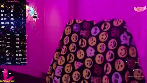 Yuyi online show from 11/12/25, 12:16