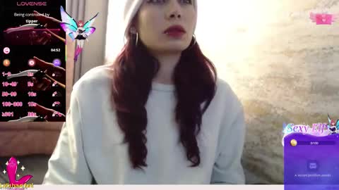 Yuyi online show from 12/21/25, 11:28