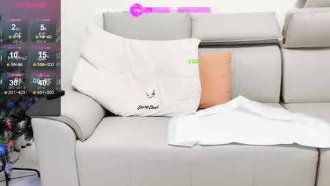 _zizi_ online show from 12/25/24, 11:43