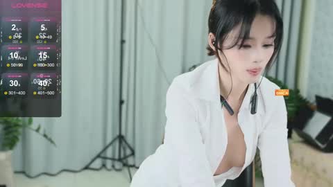 _zizi_ online show from 03/06/25, 12:41