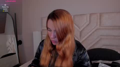 Snapshot of _zoe_3 chatting on 08/05/26, 12:52 Zoe online show from 08/05/26, 12:52