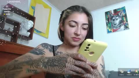 Snapshot of _zoebakers chatting on 12/10/24, 01:11 Zoe  online show from 12/10/24, 01:11