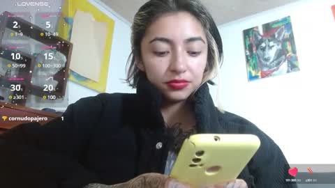 Snapshot of _zoebakers chatting on 01/23/25, 01:24 Zoe  online show from 01/23/25, 01:24