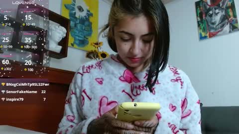 Snapshot of _zoebakers chatting on 02/25/25, 01:06 Zoe  online show from 02/25/25, 01:06