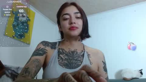 Snapshot of _zoebakers chatting on 10/04/25, 01:36 Zoe  online show from 10/04/25, 01:36