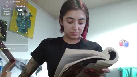 Snapshot of _zoebakers chatting on 10/24/25, 10:17 Zoe  online show from 10/24/25, 10:17