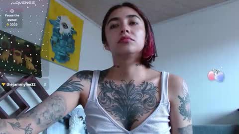 Zoe  online show from 11/06/25, 04:30