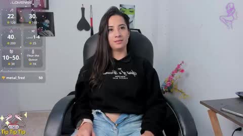 Zoe online show from 10/15/25, 03:39