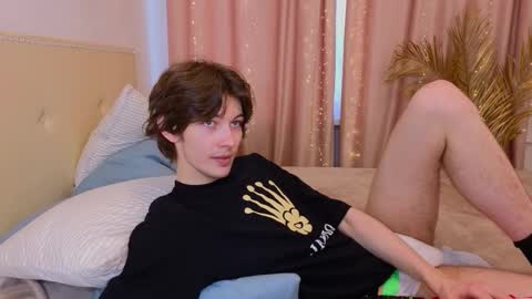 Snapshot of a11ice chatting on 02/07/26, 12:42 Denis online show from 02/07/26, 12:42