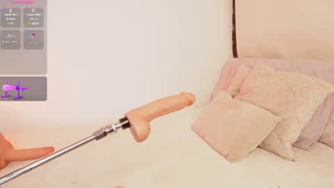 Snapshot of a__vanellopecute chatting on 06/24/26, 08:35 Alexandra online show from 06/24/26, 08:35