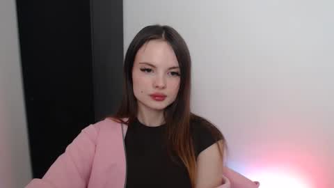 a_ariella_ online show from 09/13/25, 08:36