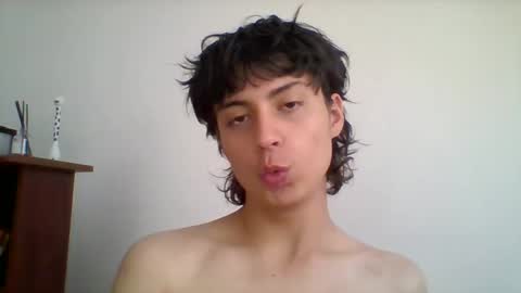 Snapshot of a_littlee_bear chatting on 12/02/24, 12:18 a littlee bear online show from 12/02/24, 12:18