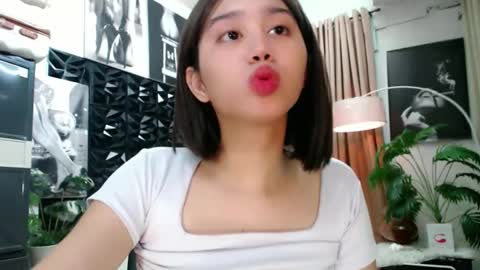 Lovely Yana  online show from 12/19/25, 08:54