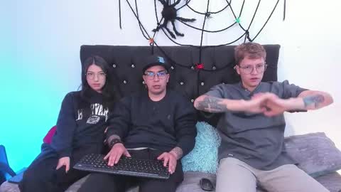 A Sexy Couple online show from 10/17/25, 04:20