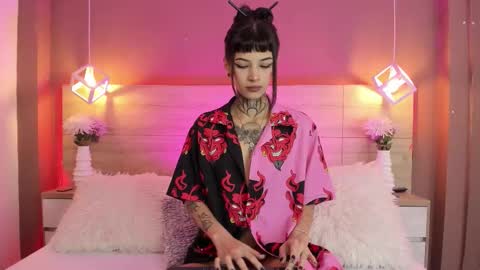 Luni  online show from 11/07/25, 01:55