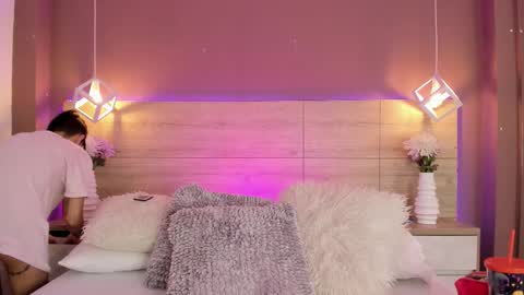 Luni  online show from 11/15/25, 02:24