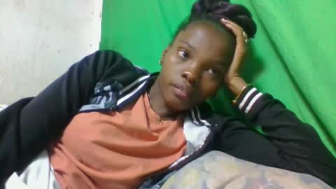 Snapshot of aadienne chatting on 05/11/26, 04:04 aadienne online show from 05/11/26, 04:04