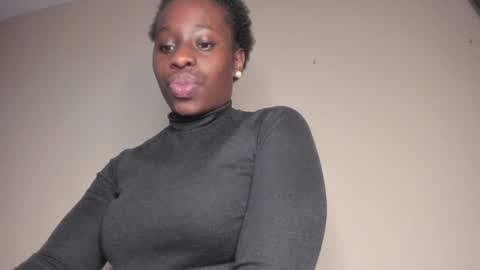 Snapshot of aafricaaa chatting on 12/05/24, 12:11 Sara online show from 12/05/24, 12:11