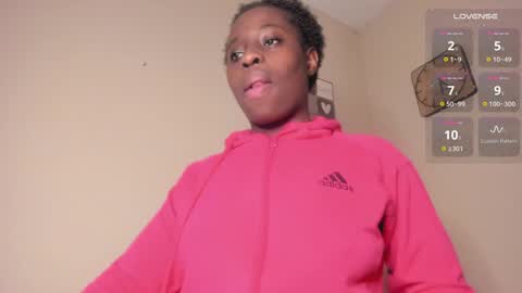 Snapshot of aafricaaa chatting on 12/10/24, 09:33 Sara online show from 12/10/24, 09:33