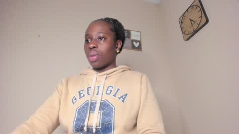 Snapshot of aafricaaa chatting on 12/11/24, 08:47 Sara online show from 12/11/24, 08:47