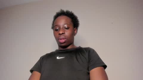 Snapshot of aafricaaa chatting on 12/27/24, 10:01 Sara online show from 12/27/24, 10:01