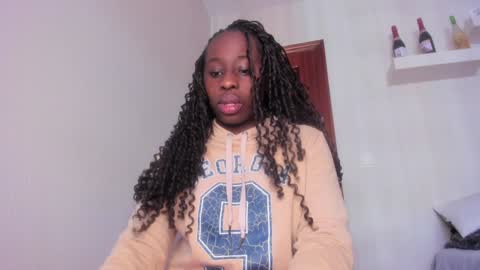 Snapshot of aafricaaa chatting on 02/04/25, 12:11 Sara online show from 02/04/25, 12:11