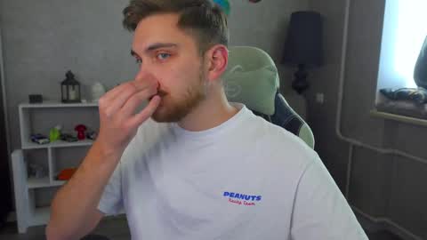 Alex online show from 03/10/25, 05:22