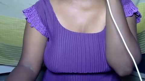 Snapshot of aaliya11 chatting on 07/14/26, 02:05 alia online show from 07/14/26, 02:05