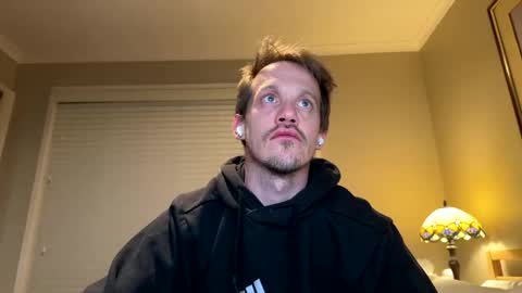 Snapshot of aanal341330 chatting on 10/02/25, 08:54 Kris online show from 10/02/25, 08:54