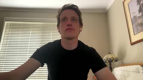 Snapshot of aanal341330 chatting on 10/19/25, 02:45 Kris online show from 10/19/25, 02:45