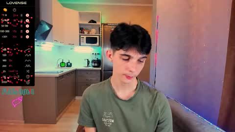 Aaron Bang online show from 09/27/25, 07:41