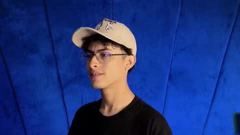 Aaron Ezequiel online show from 09/10/25, 10:43