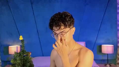 Aaron Ezequiel online show from 12/04/25, 11:57