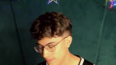 Aaron Ezequiel online show from 12/20/25, 10:50