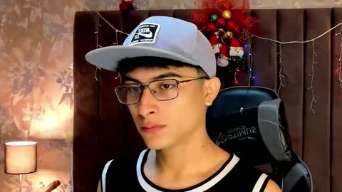 Aaron Ezequiel online show from 12/21/25, 09:11