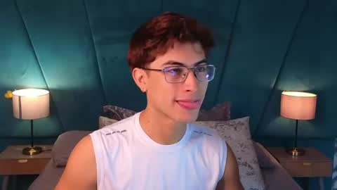 Snapshot of aaron_eze chatting on 07/02/26, 01:39 Aaron Ezequiel online show from 07/02/26, 01:39