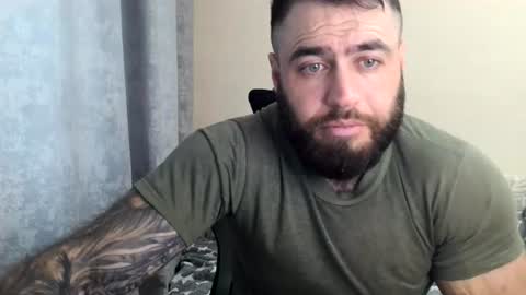 Snapshot of aaron_royal chatting on 06/13/26, 03:37 Davin tayl online show from 06/13/26, 03:37