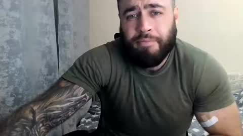 Snapshot of aaron_royal chatting on 06/15/26, 04:42 Davin tayl online show from 06/15/26, 04:42