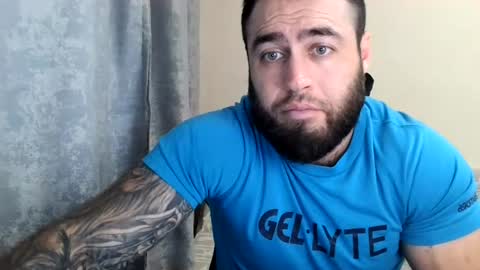 Snapshot of aaron_royal chatting on 06/30/26, 01:12 Davin tayl online show from 06/30/26, 01:12