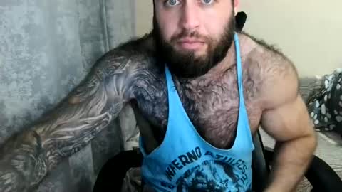 Snapshot of aaron_royal chatting on 07/08/26, 03:05 Davin tayl online show from 07/08/26, 03:05