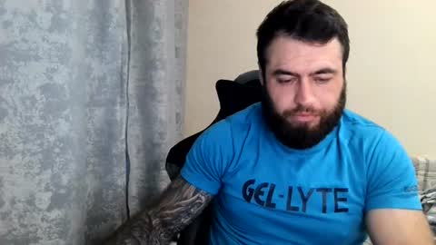 Snapshot of aaron_royal chatting on 07/11/26, 03:37 Davin tayl online show from 07/11/26, 03:37